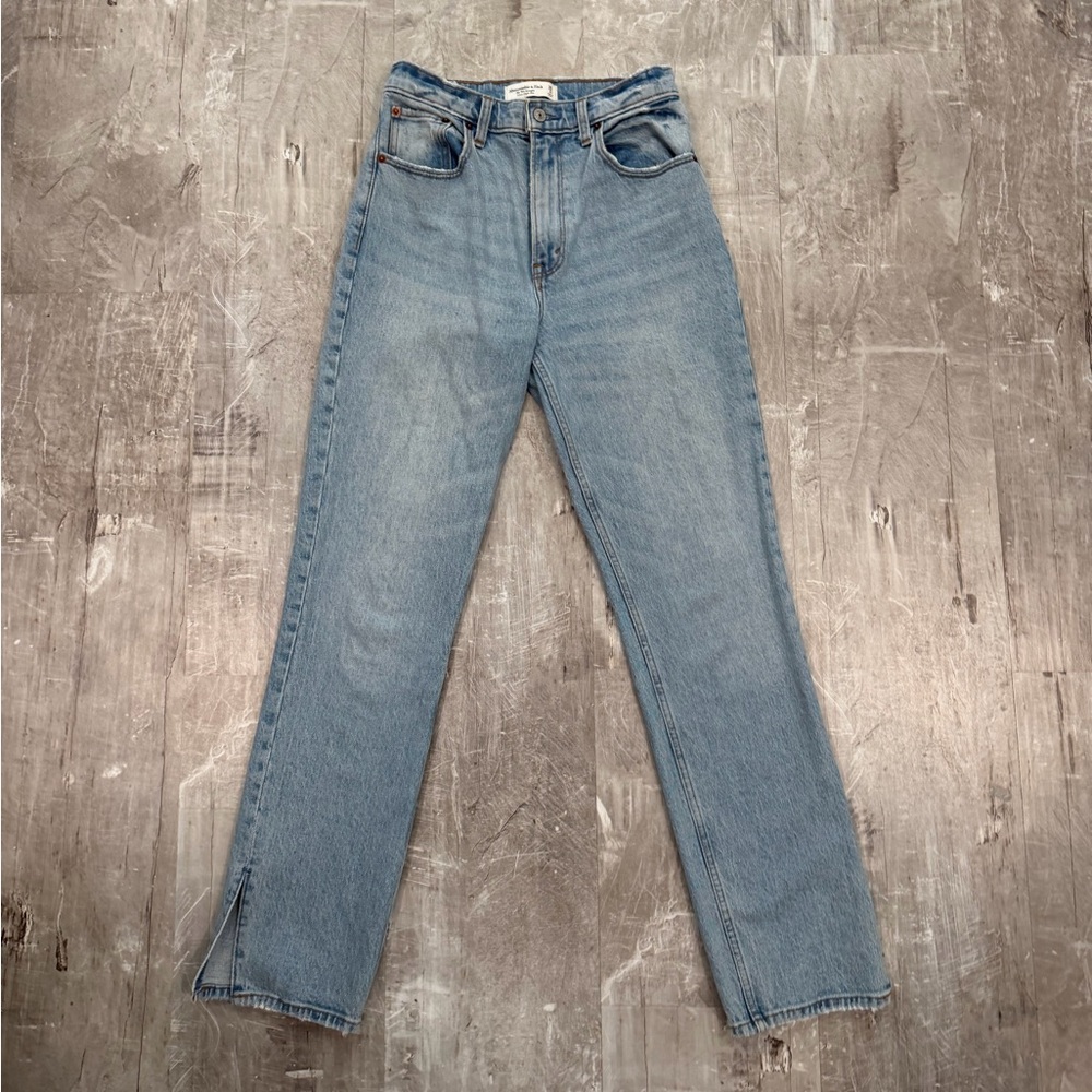 Abercrombie & Fitch The ‘90s Straight Ultra High Rise Jeans